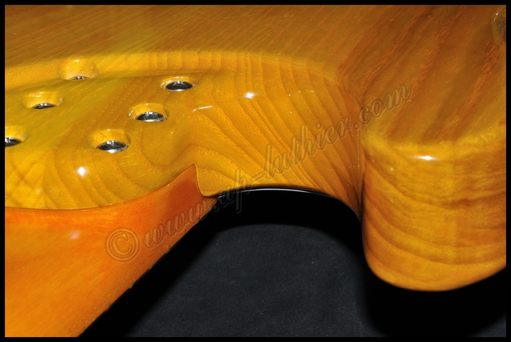 Detalle del trabajo en el taller AP Luthier