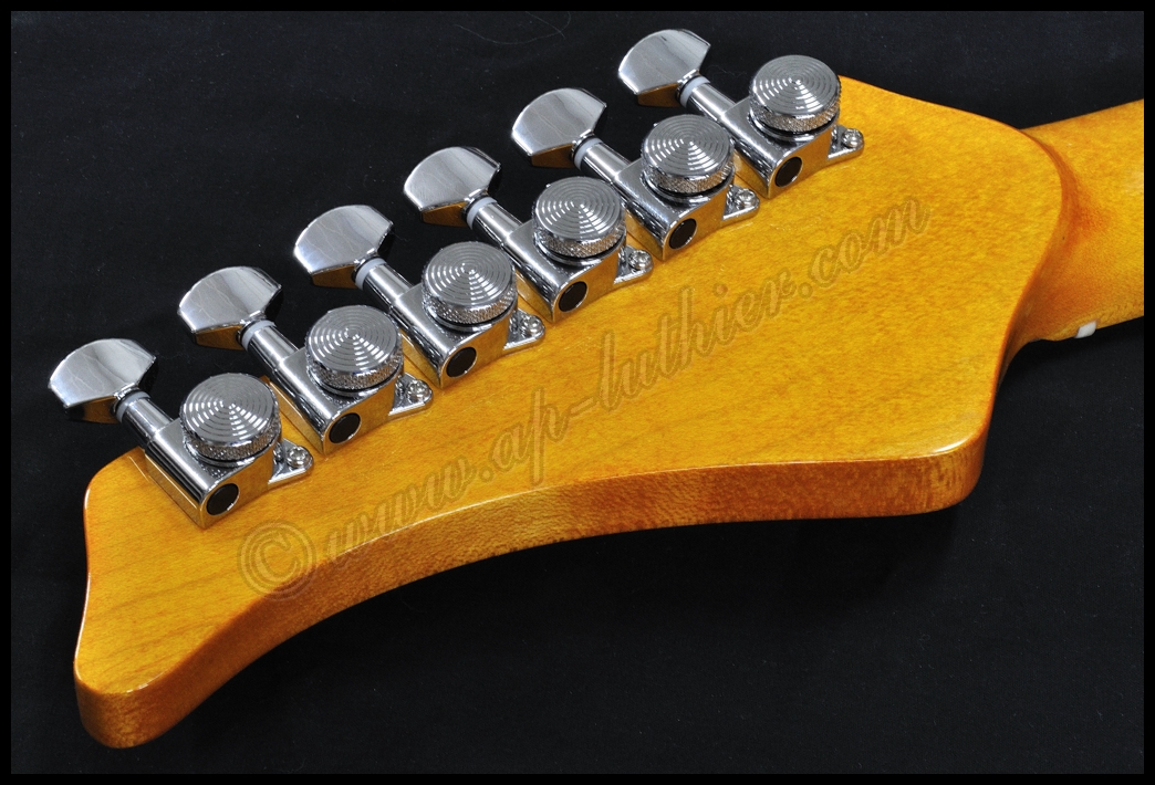 Detalle del trabajo en el taller AP Luthier