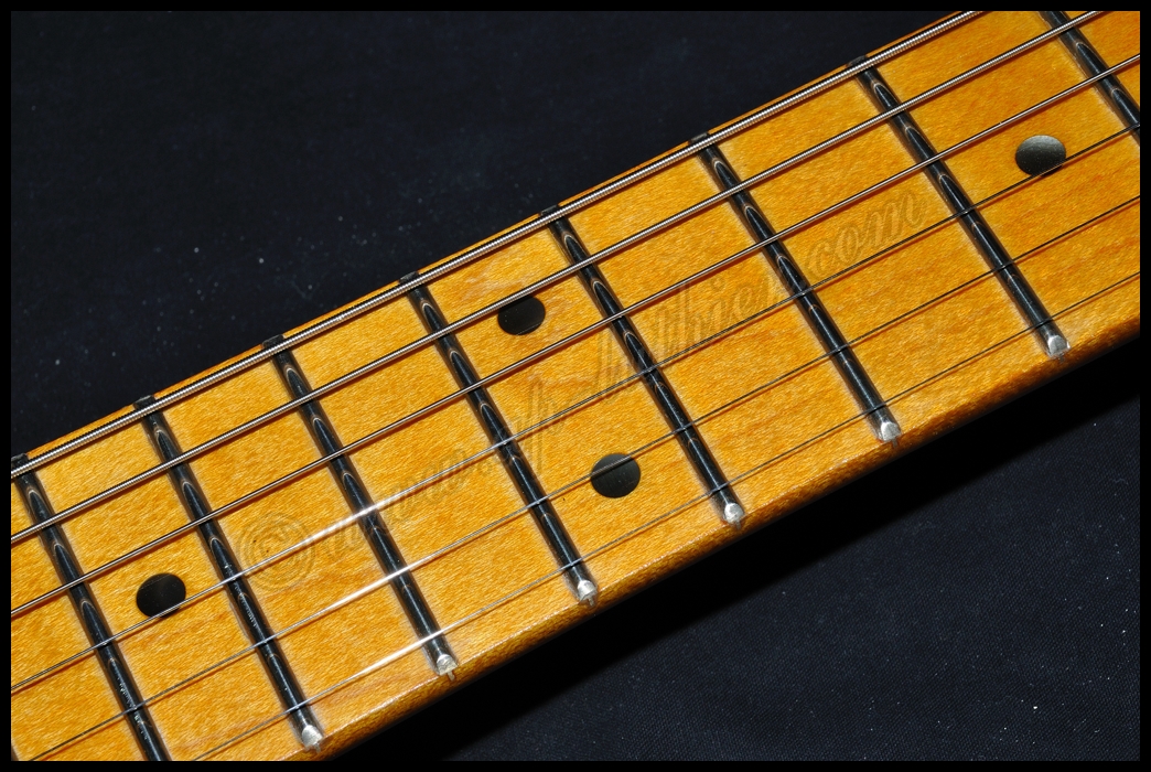 Detalle del trabajo en el taller AP Luthier